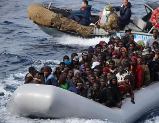 غرق 12 شابا أثناء قيامهم بالهجرة غير الشرعية لليبيا