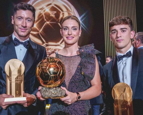 برشلونة يحصد نصف جوائز الفيفا 2022